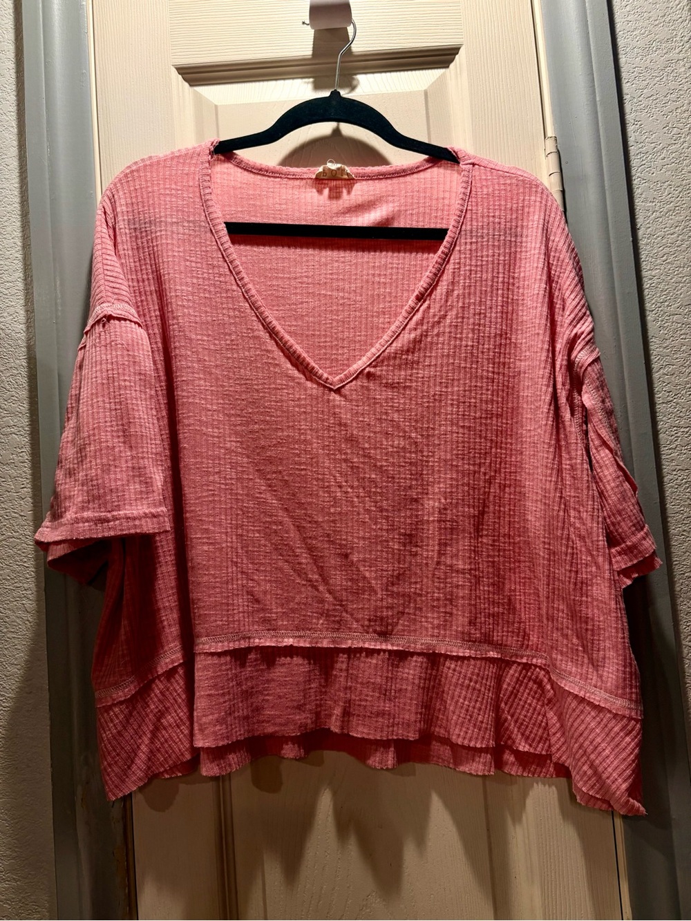 POL Relaxed V-Neck Tunic in Coral Pink